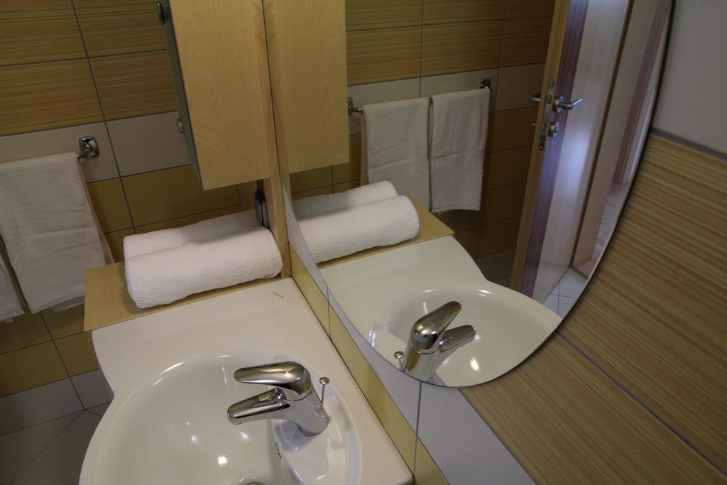 Apartments Veno ラーシュコ エクステリア 写真